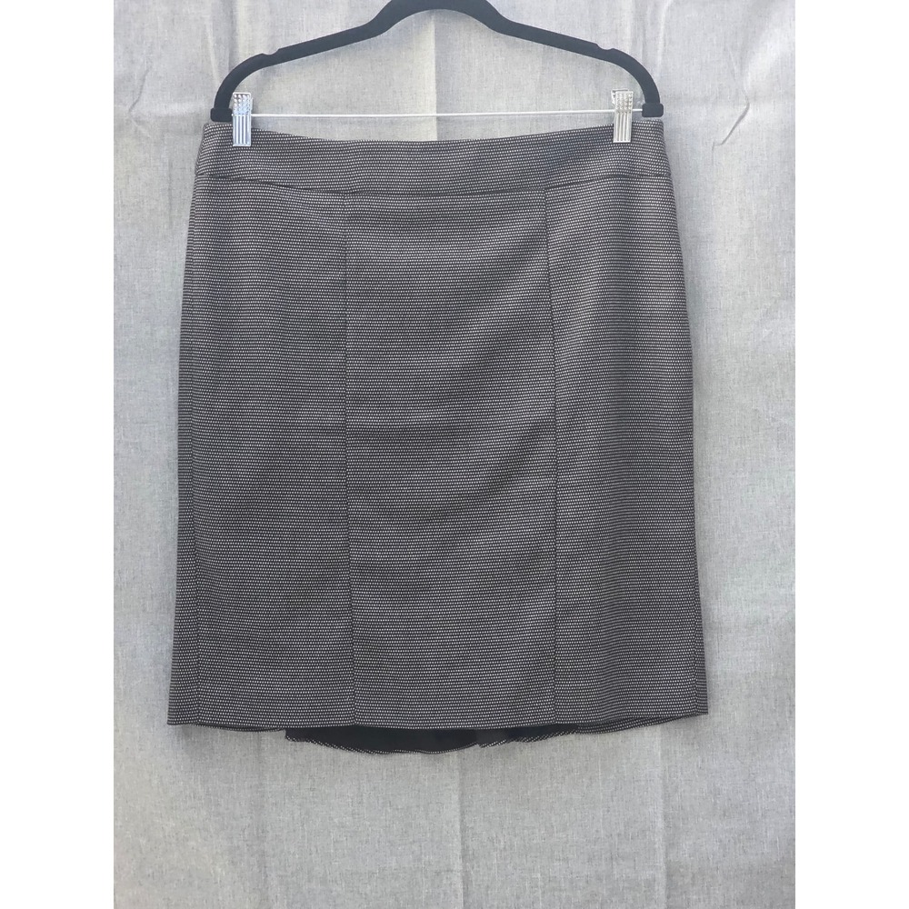 White House Black Market Black White Textured Flounce Hem Pencil Skirt 12